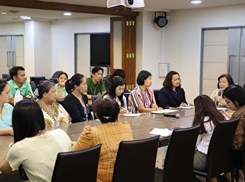 the Library KM group consults with the
expert