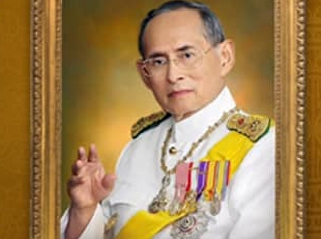 His Majesty will live in our hearts
eternally 13 October King Bhumibol
Adulyadej Borommanat Bophit