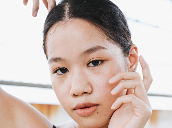 Human Library: A Girl Who Flies with Her
Feet