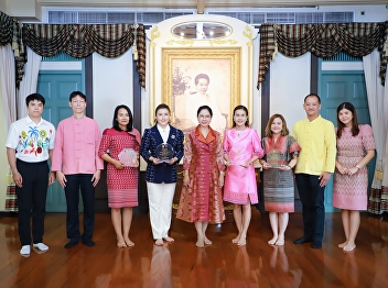 April 10, 2023 . Congratulations to
Professor Dr. Pimploy Theerasathitham
deputy director of the Academic Resource
Center