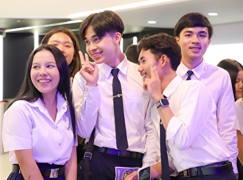 The Academic Resource Center welcomes
freshmen from the English Department,
Faculty of Education.